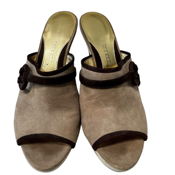 Jessica Bennett Shoes - Jessica Bennett Elegant Tan Suede Mules with Dark Brown Trim Size: 10